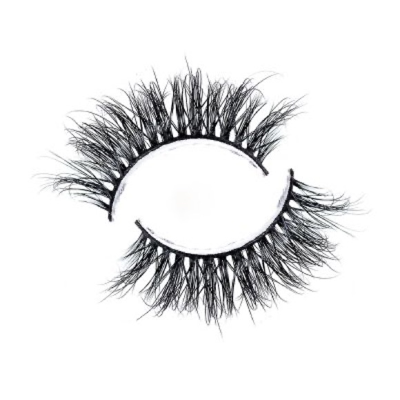 Lavaa Lashes Flirty Lash Set BNIB - Picture 2 of 6